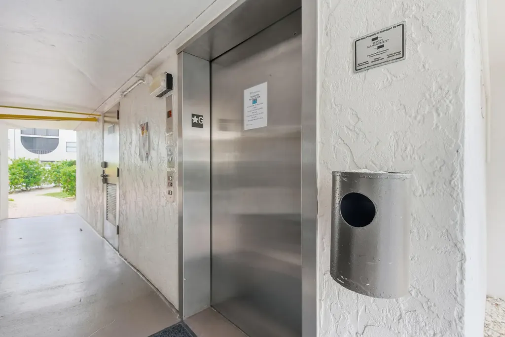 1023 Anglers Cave Marco Island FL 34145