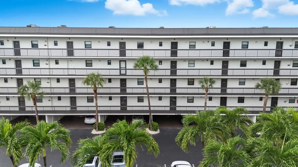 1023 Anglers Cave Marco Island FL 34145