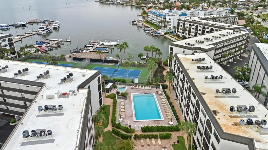 1023 Anglers Cave Marco Island FL 34145