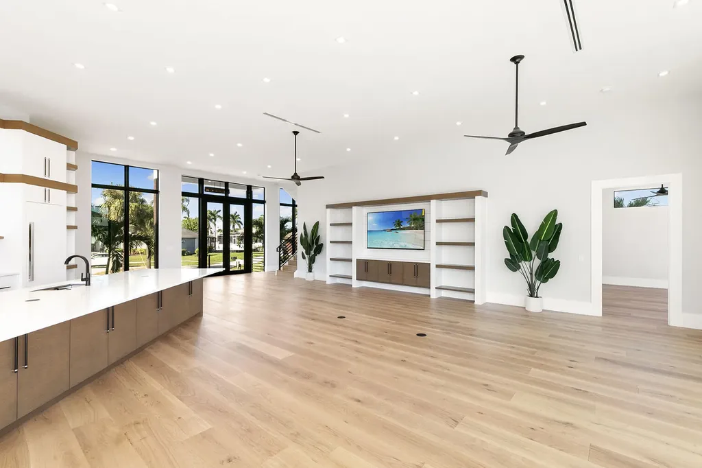 429 Persian Court Marco Island FL 34145