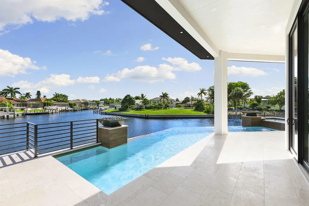 429 Persian Court Marco Island FL 34145