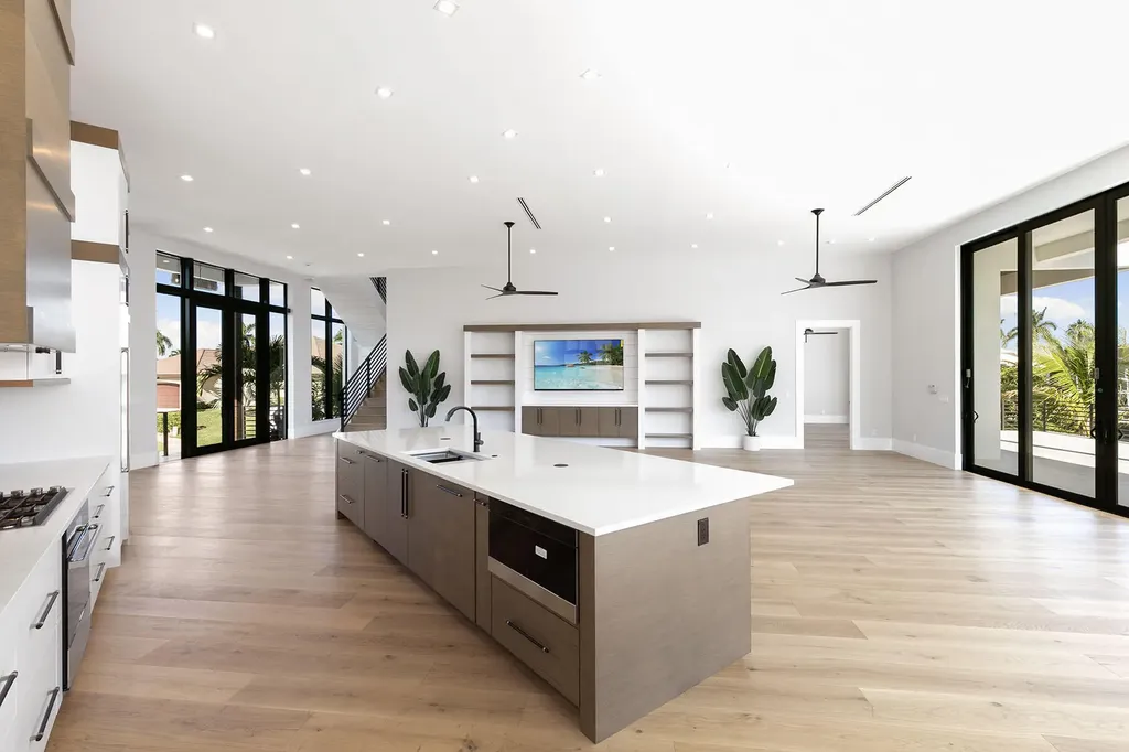 429 Persian Court Marco Island FL 34145