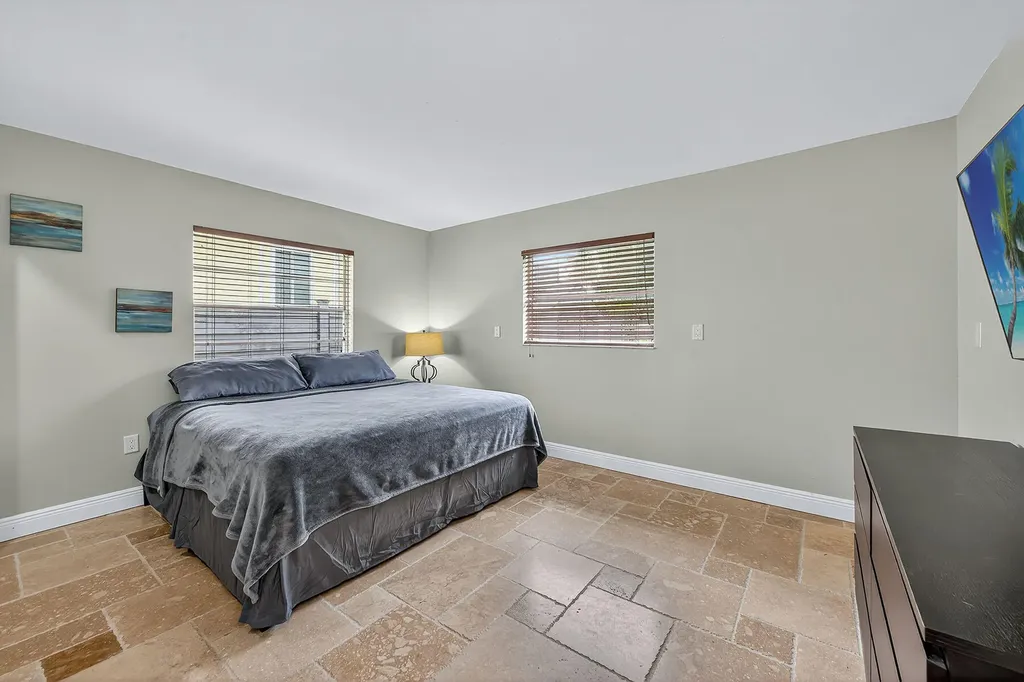 106 Pago Pago Drive W Naples FL 34113