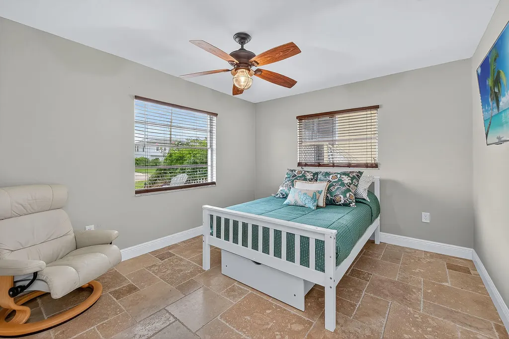 106 Pago Pago Drive W Naples FL 34113