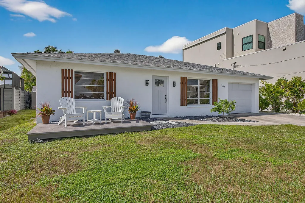 106 Pago Pago Drive W Naples FL 34113