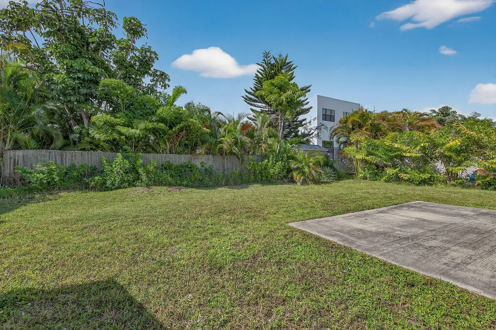 106 Pago Pago Drive W Naples FL 34113