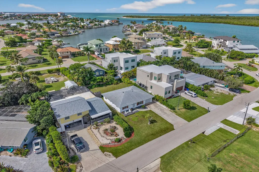 106 Pago Pago Drive W Naples FL 34113