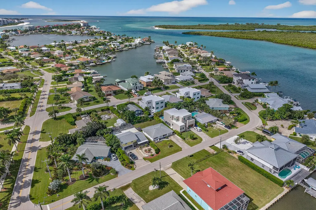 106 Pago Pago Drive W Naples FL 34113