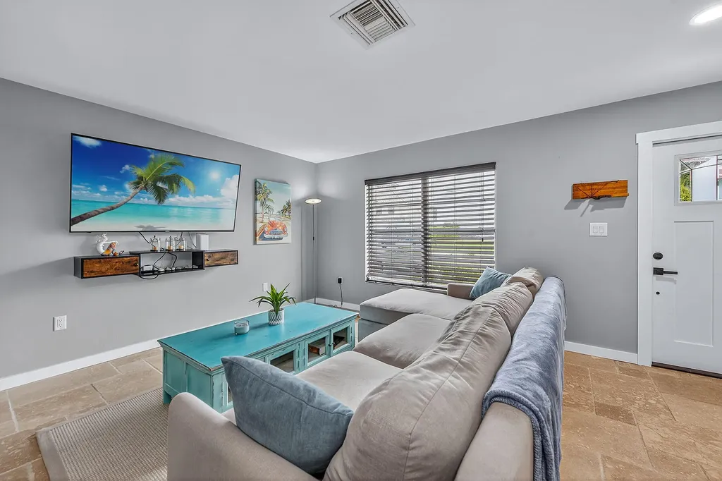 106 Pago Pago Drive W Naples FL 34113