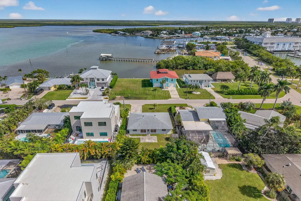 106 Pago Pago Drive W Naples FL 34113