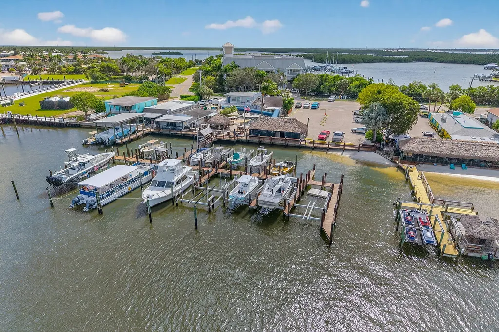 106 Pago Pago Drive W Naples FL 34113