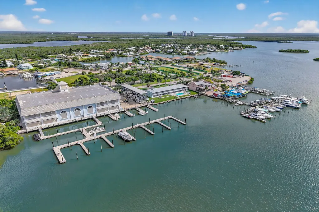 106 Pago Pago Drive W Naples FL 34113