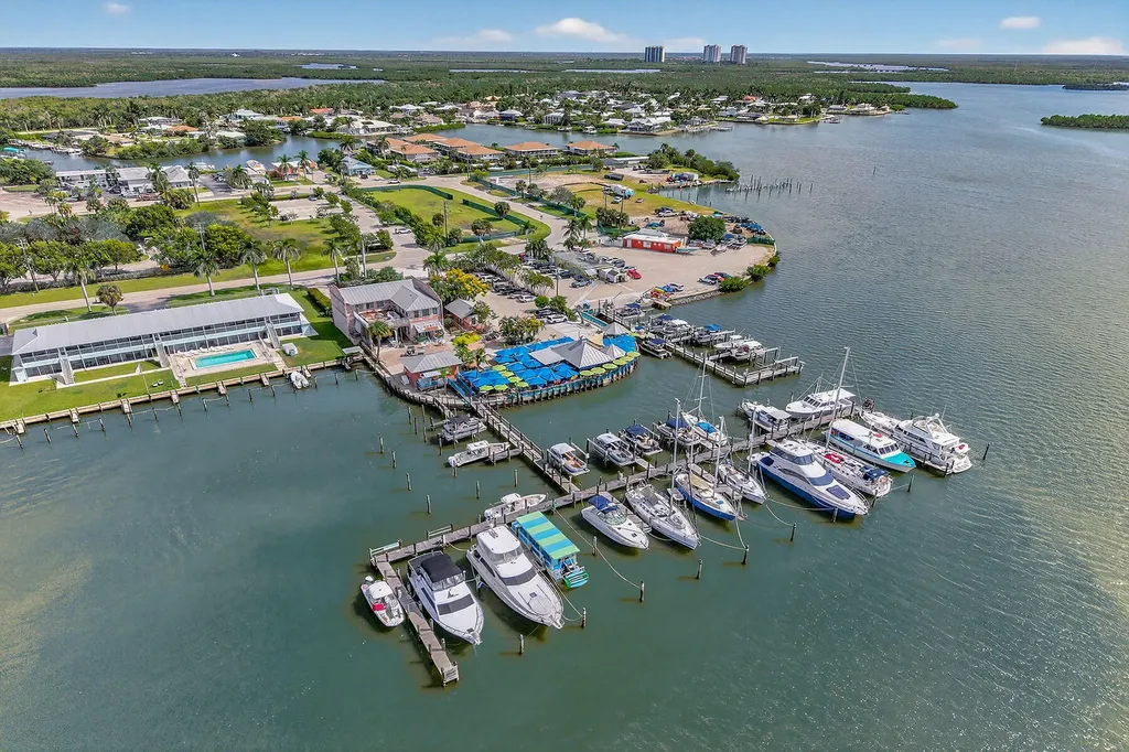 106 Pago Pago Drive W Naples FL 34113