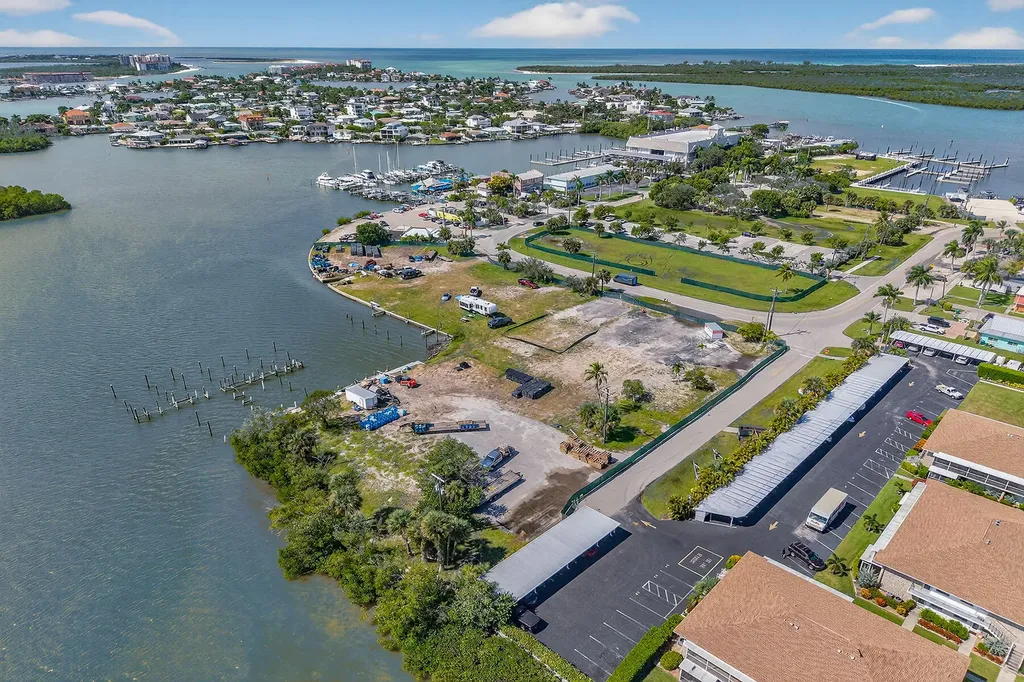 106 Pago Pago Drive W Naples FL 34113