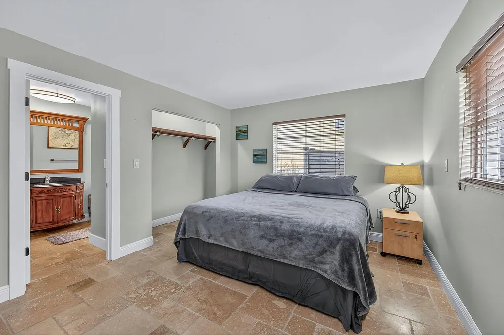 106 Pago Pago Drive W Naples FL 34113