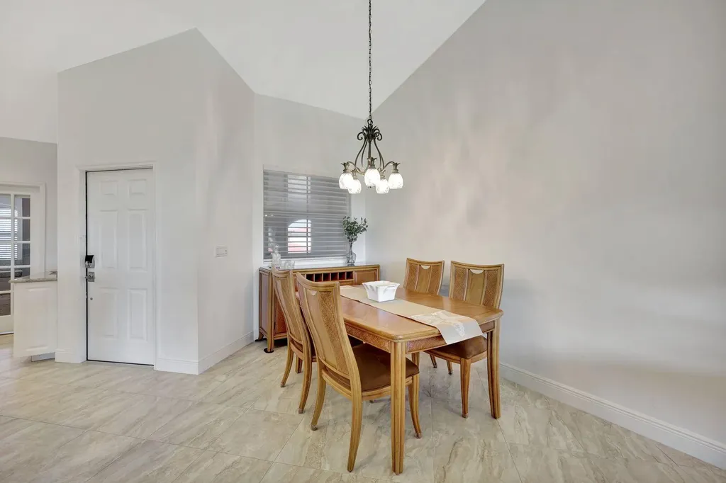 160 Waterside Marco Island FL 34145