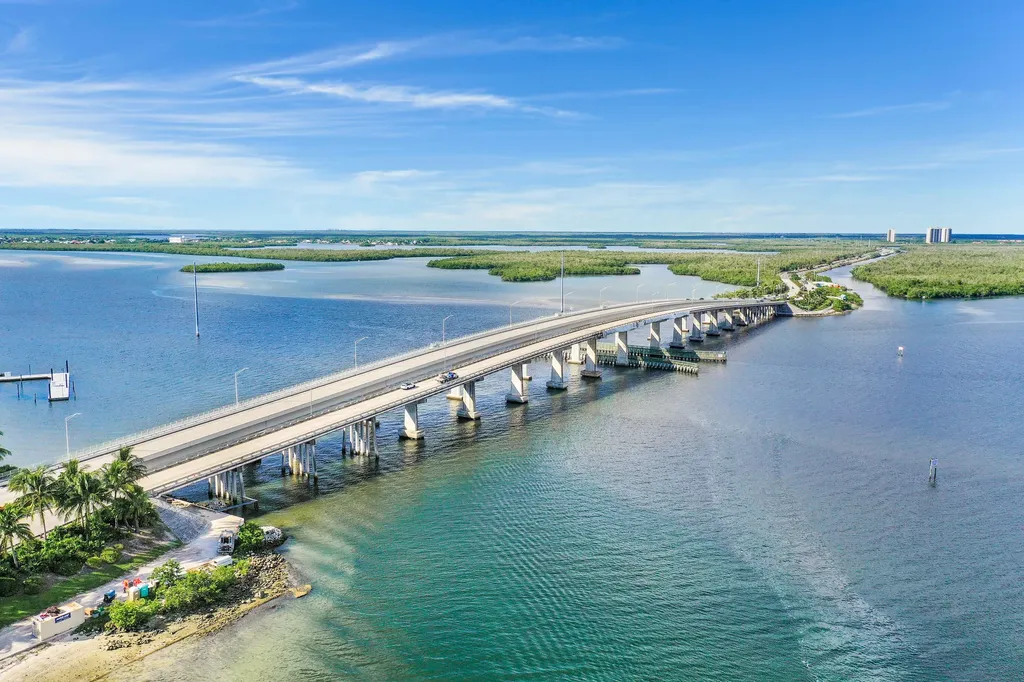 160 Waterside Marco Island FL 34145