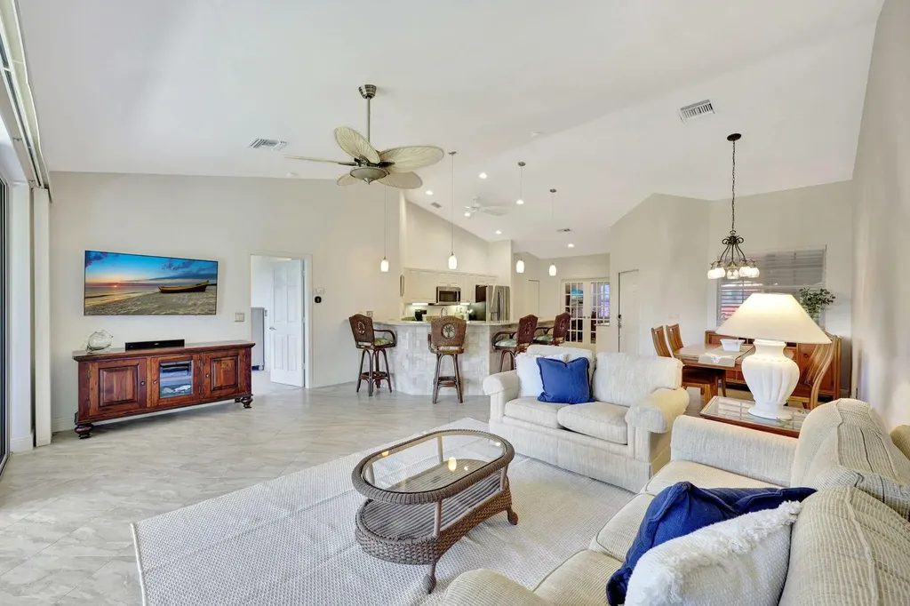 160 Waterside Marco Island FL 34145