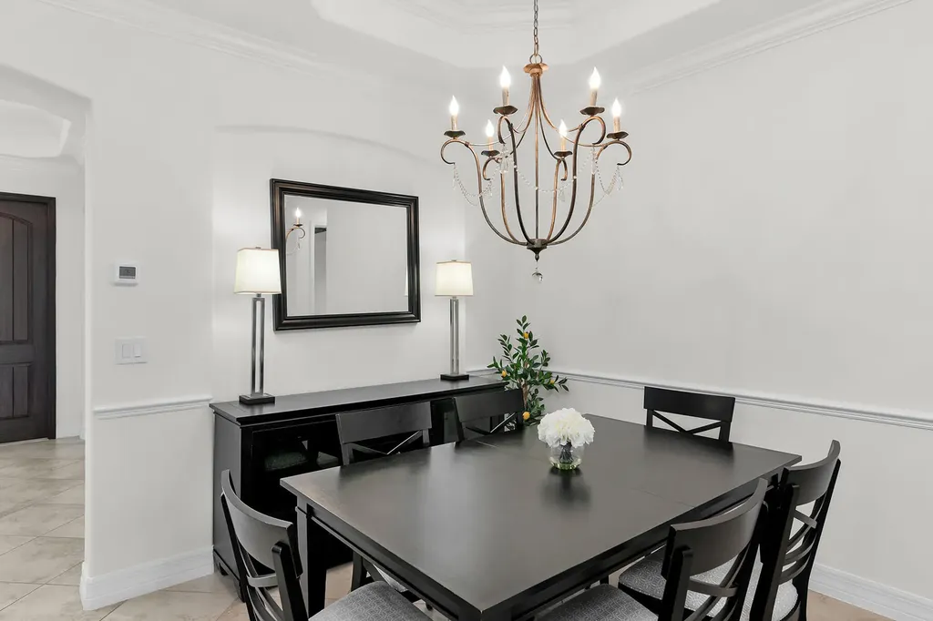 2990 Aviamar Circle Naples FL 34114