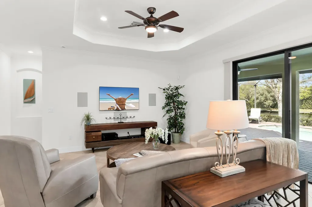 2990 Aviamar Circle Naples FL 34114