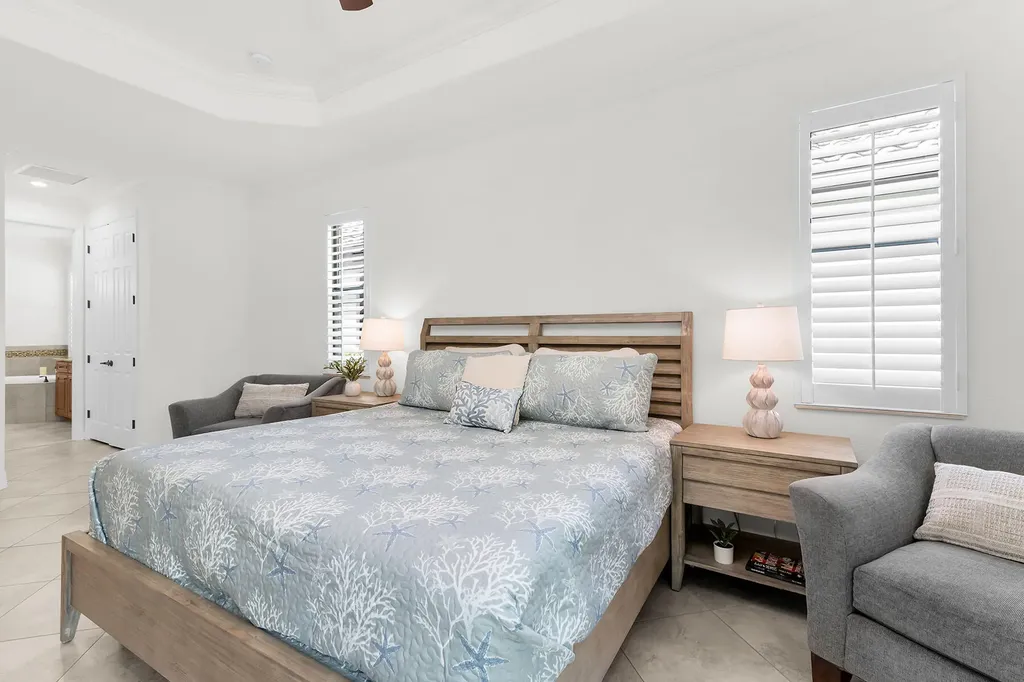 2990 Aviamar Circle Naples FL 34114