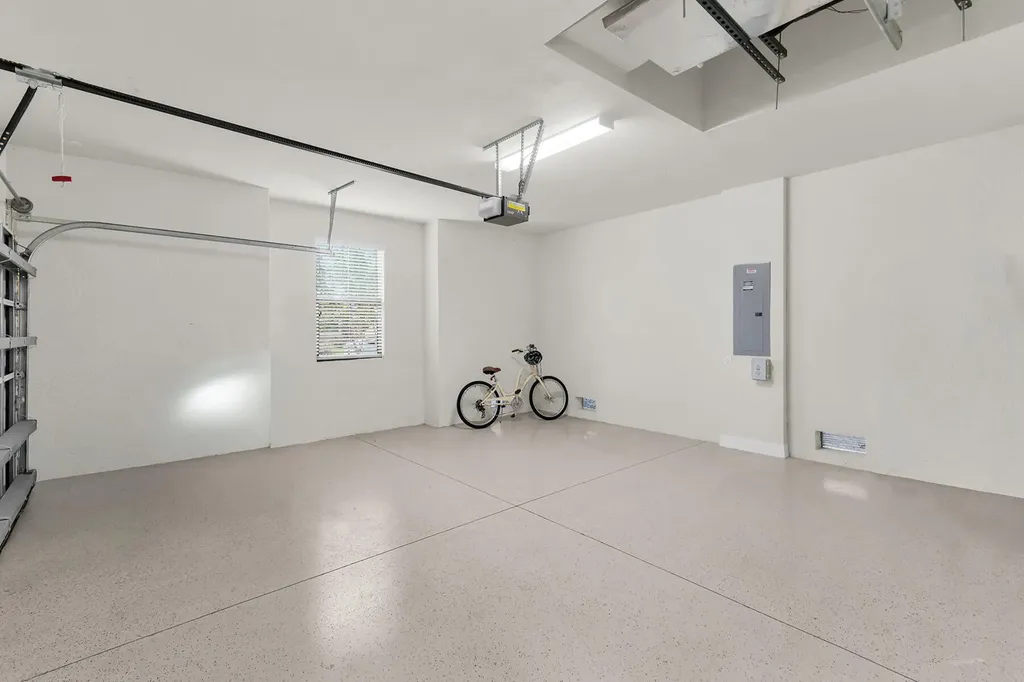 2990 Aviamar Circle Naples FL 34114