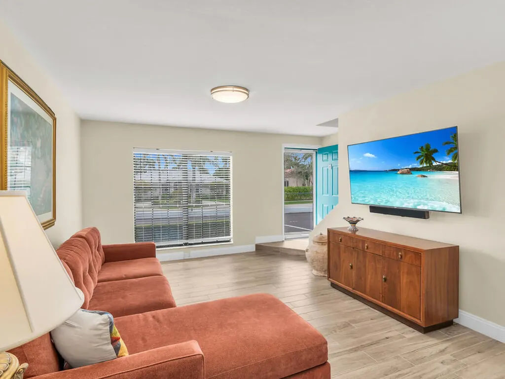 144 Clyburn Way W Marco Island FL 34145