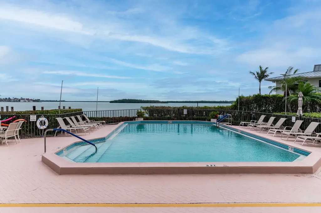 961 Collier Marco Island FL 34145