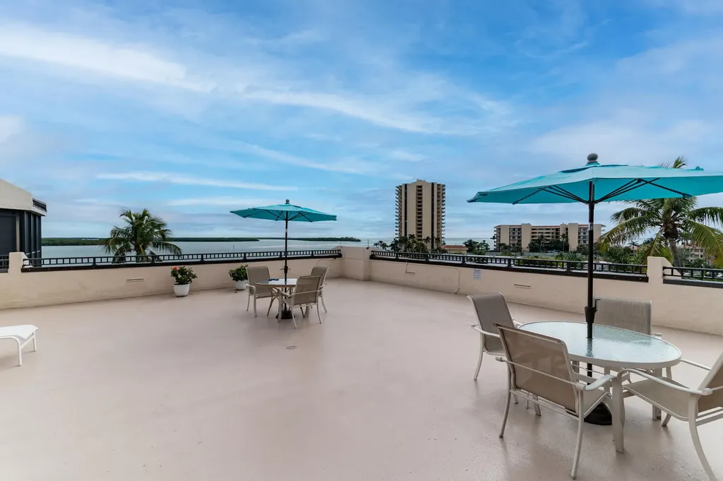 961 Collier Marco Island FL 34145