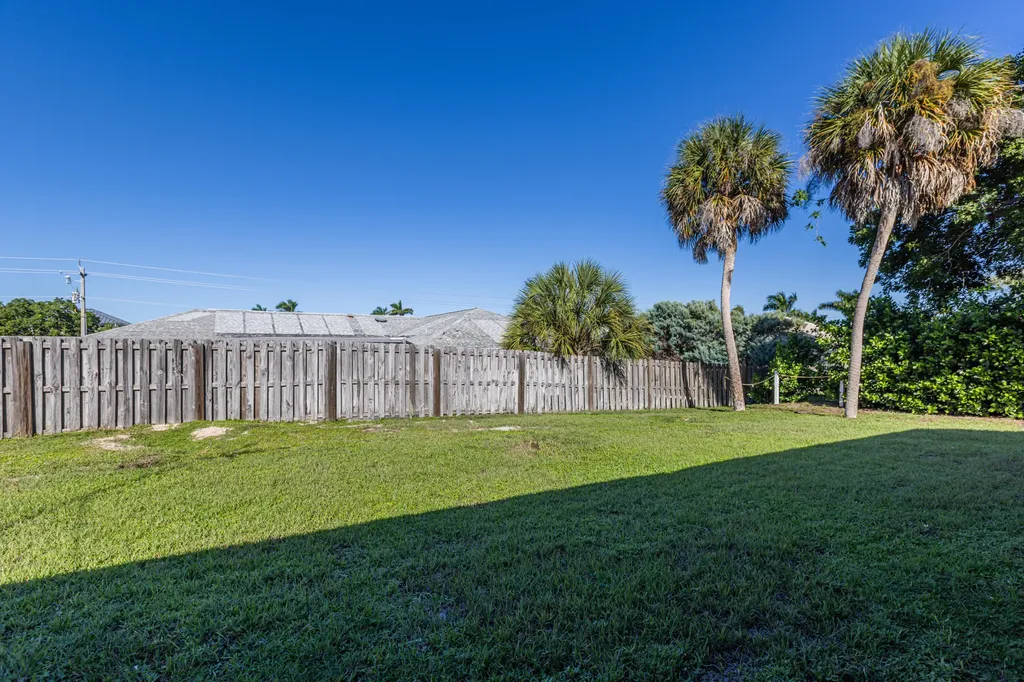 1746 Dogwood Drive Marco Island FL 34145