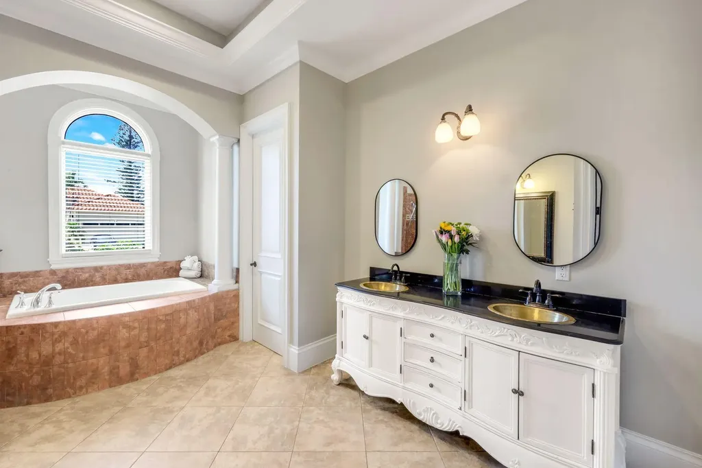 541 Taylor Court Marco Island FL 34145