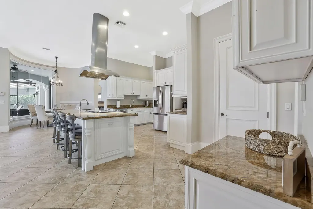 541 Taylor Court Marco Island FL 34145