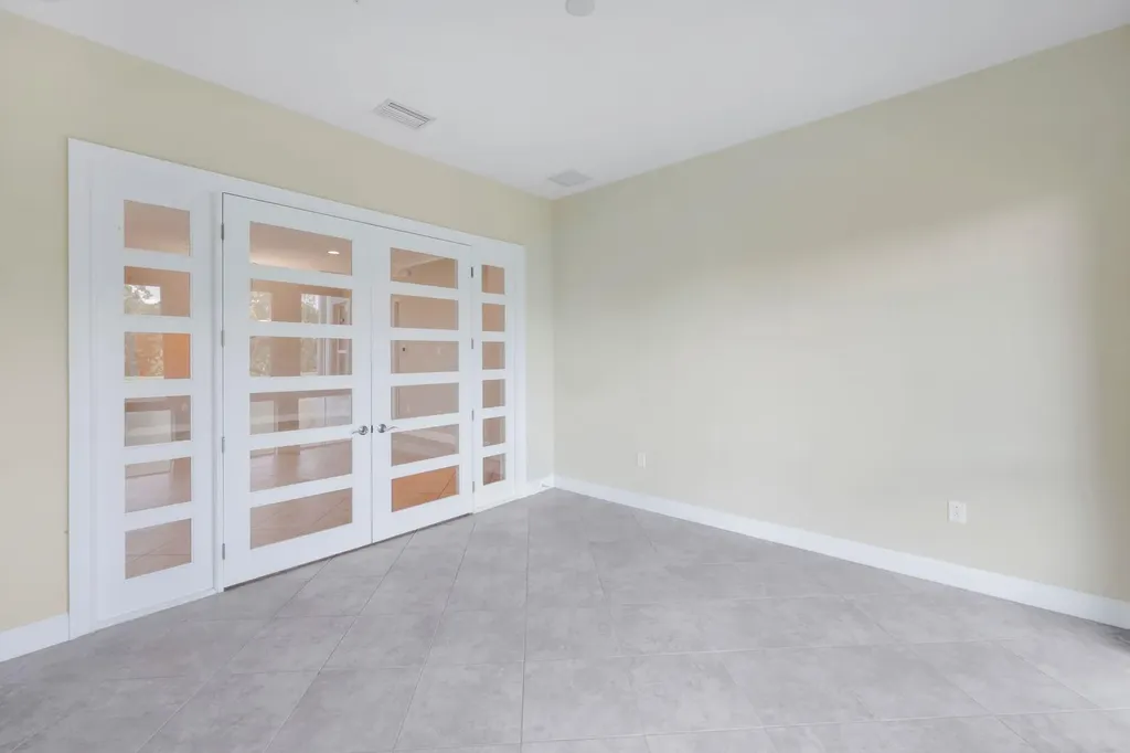 6573 Dominica Naples FL 34113