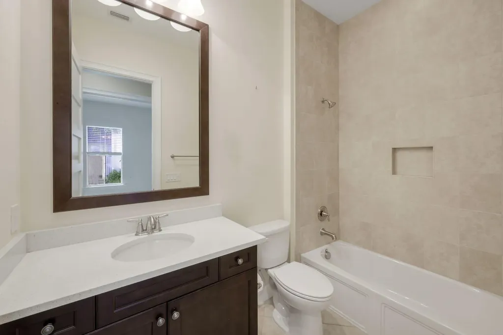 6573 Dominica Naples FL 34113