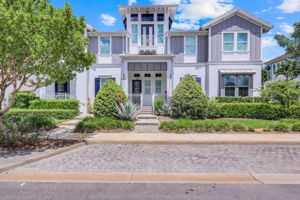 6573 Dominica Naples FL 34113