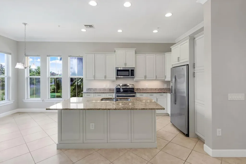 6573 Dominica Naples FL 34113