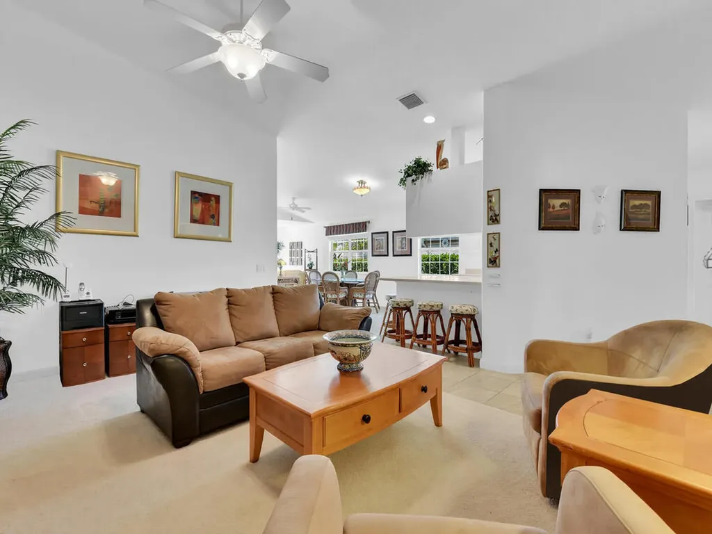 8084 Xenia Lane Naples FL 34114