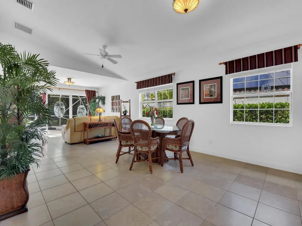 8084 Xenia Lane Naples FL 34114