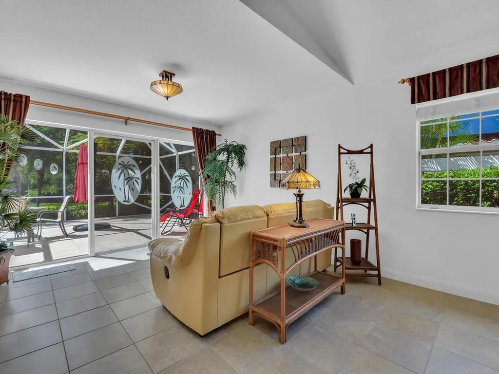 8084 Xenia Lane Naples FL 34114