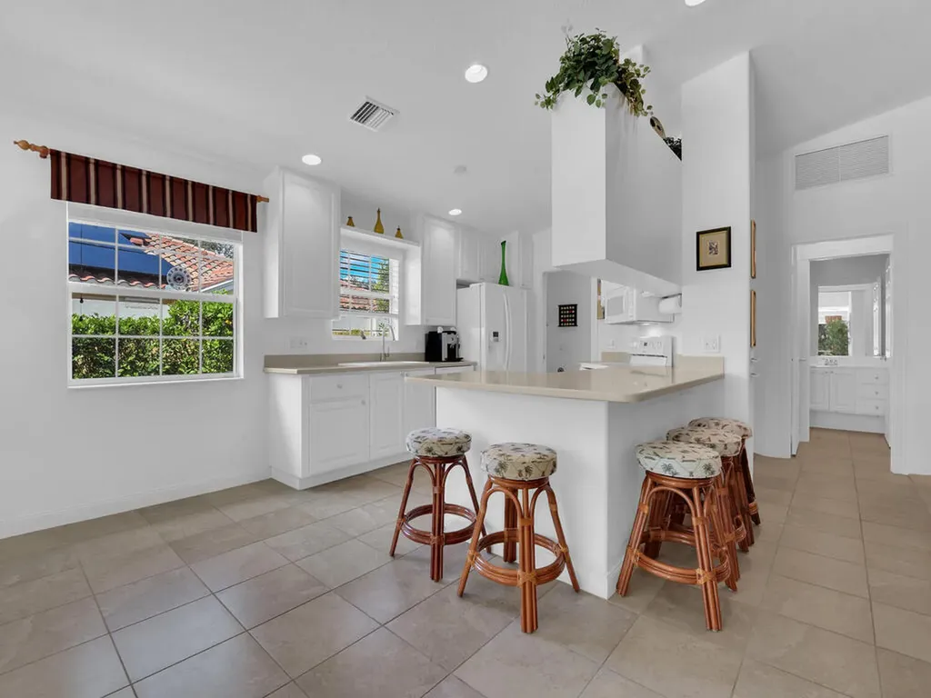 8084 Xenia Lane Naples FL 34114