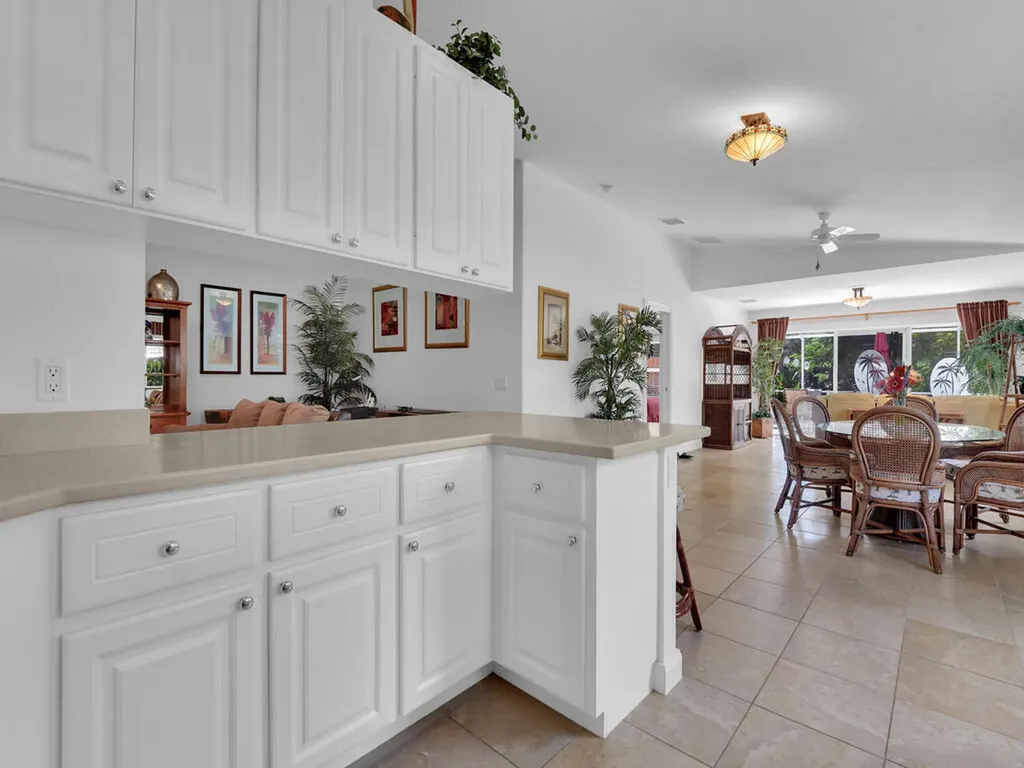 8084 Xenia Lane Naples FL 34114