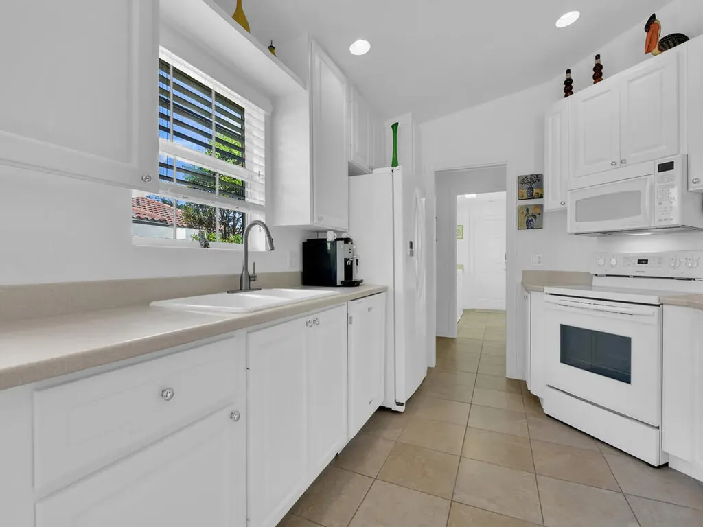 8084 Xenia Lane Naples FL 34114