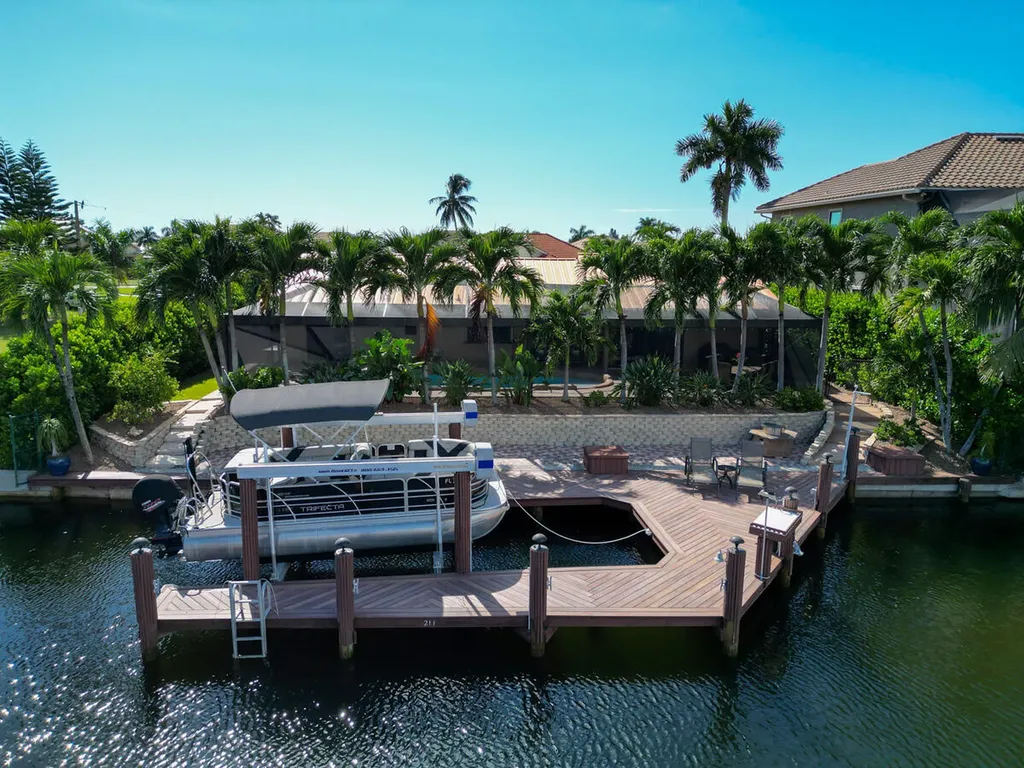 211 Seahorse Court Marco Island FL 34145
