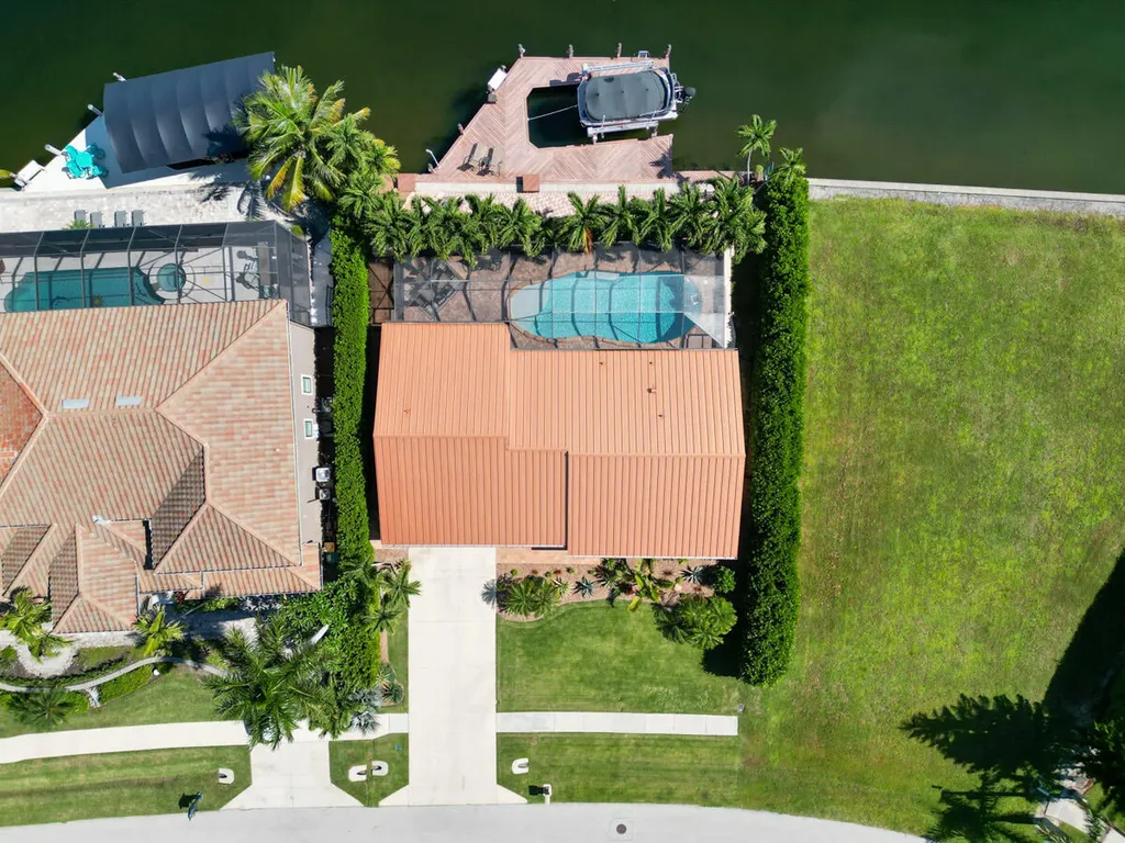 211 Seahorse Court Marco Island FL 34145