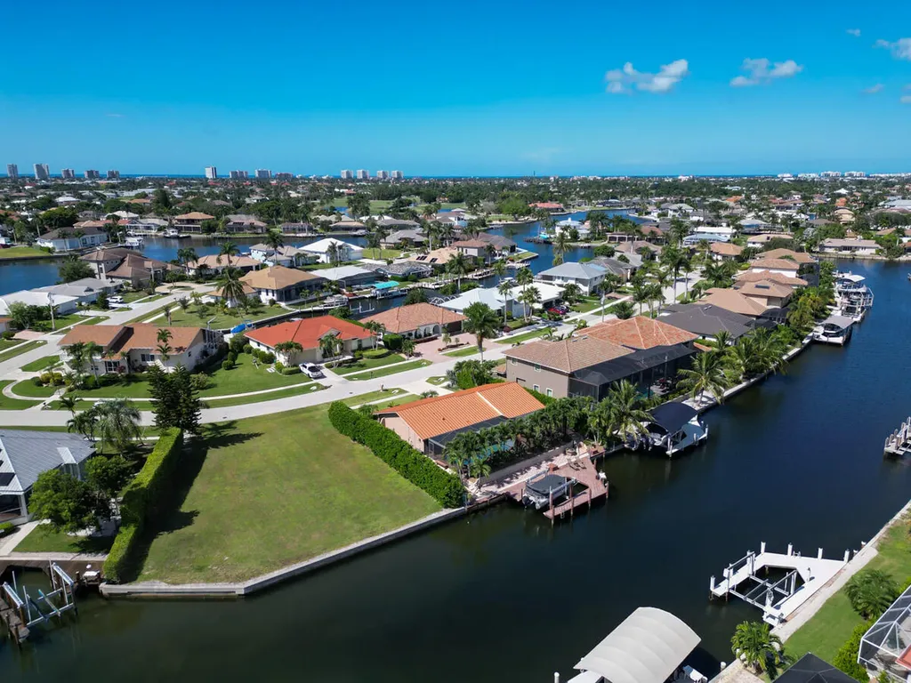 211 Seahorse Court Marco Island FL 34145