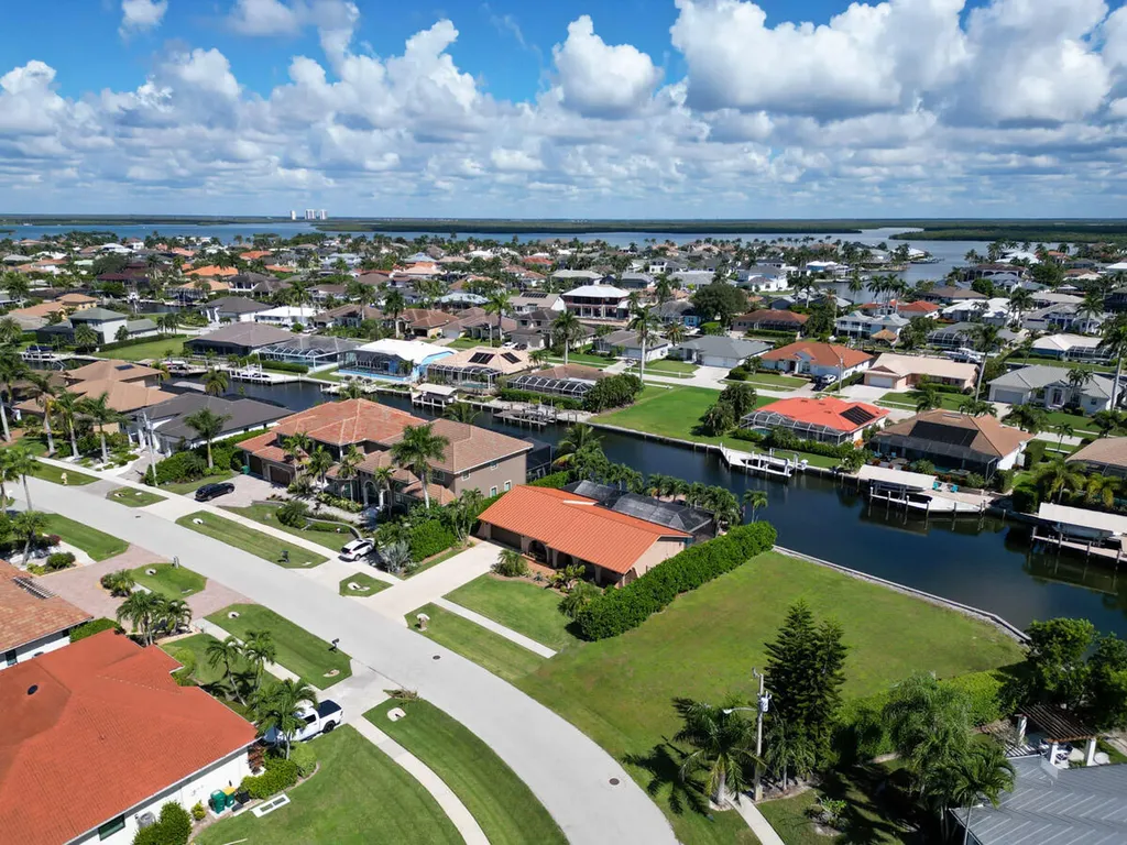 211 Seahorse Court Marco Island FL 34145