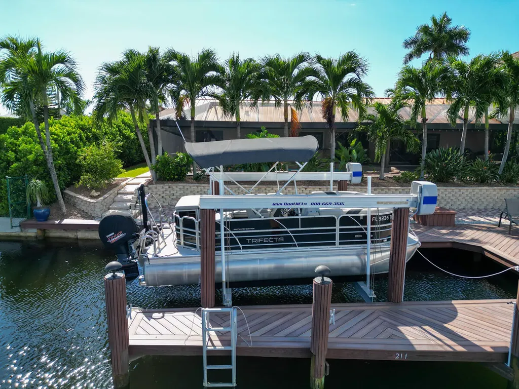 211 Seahorse Court Marco Island FL 34145