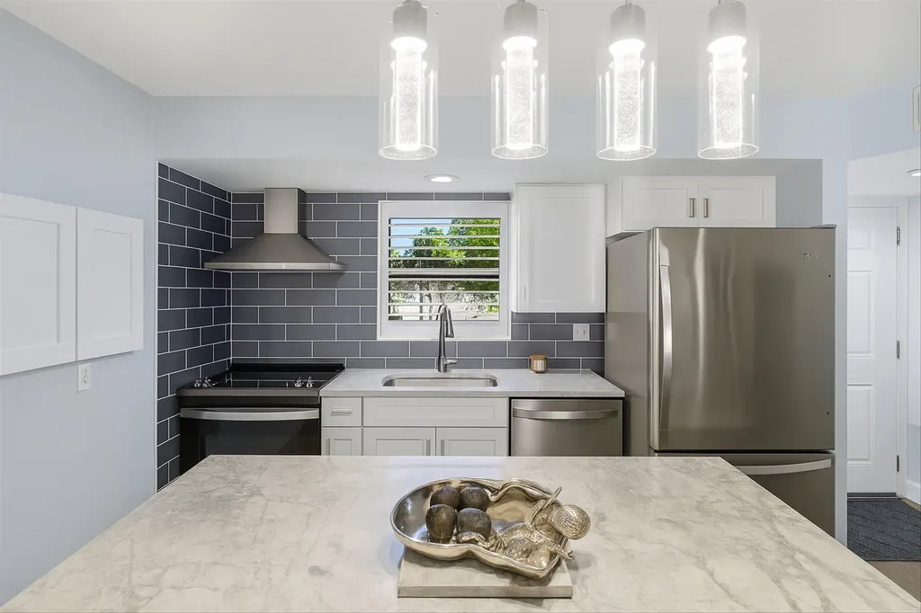 1011 Anglers Cove Cove Marco Island FL 34145