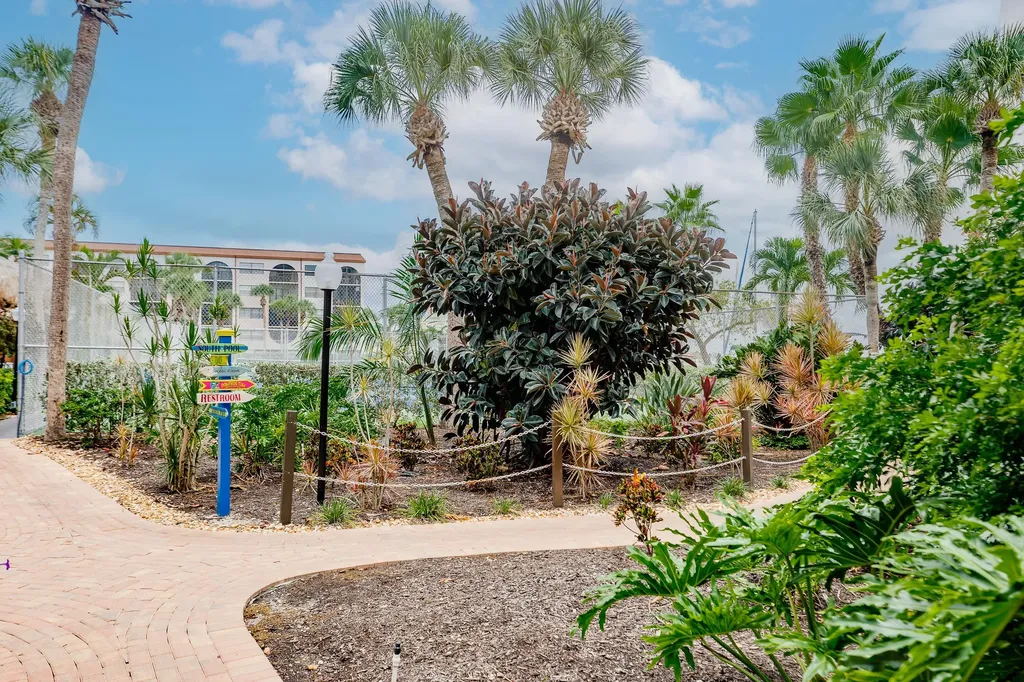 1011 Anglers Cove Cove Marco Island FL 34145