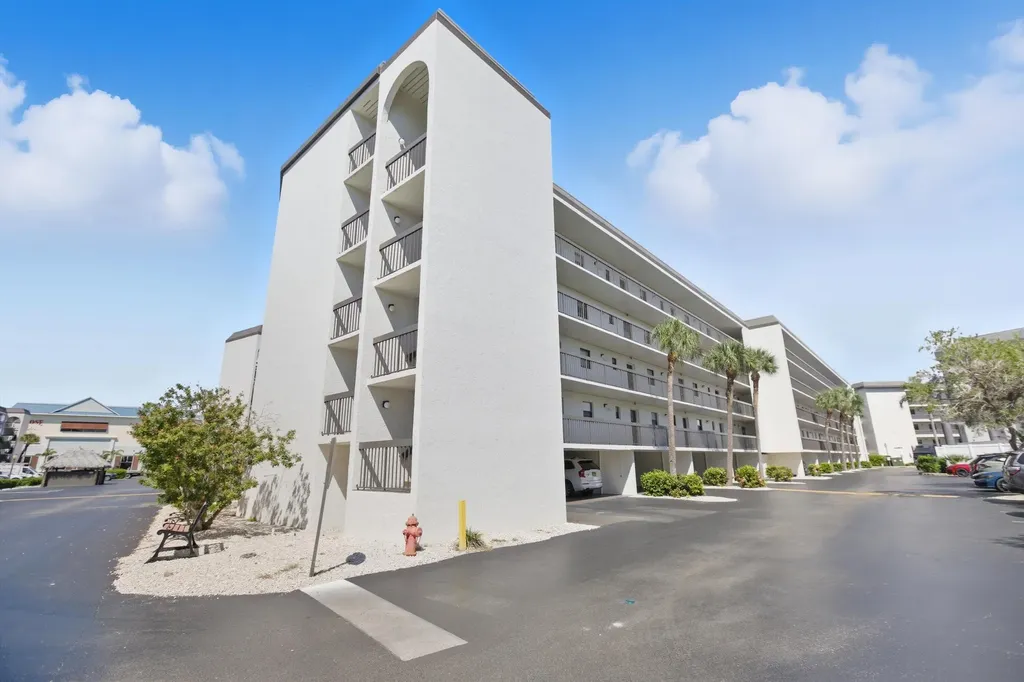 1011 Anglers Cove Cove Marco Island FL 34145